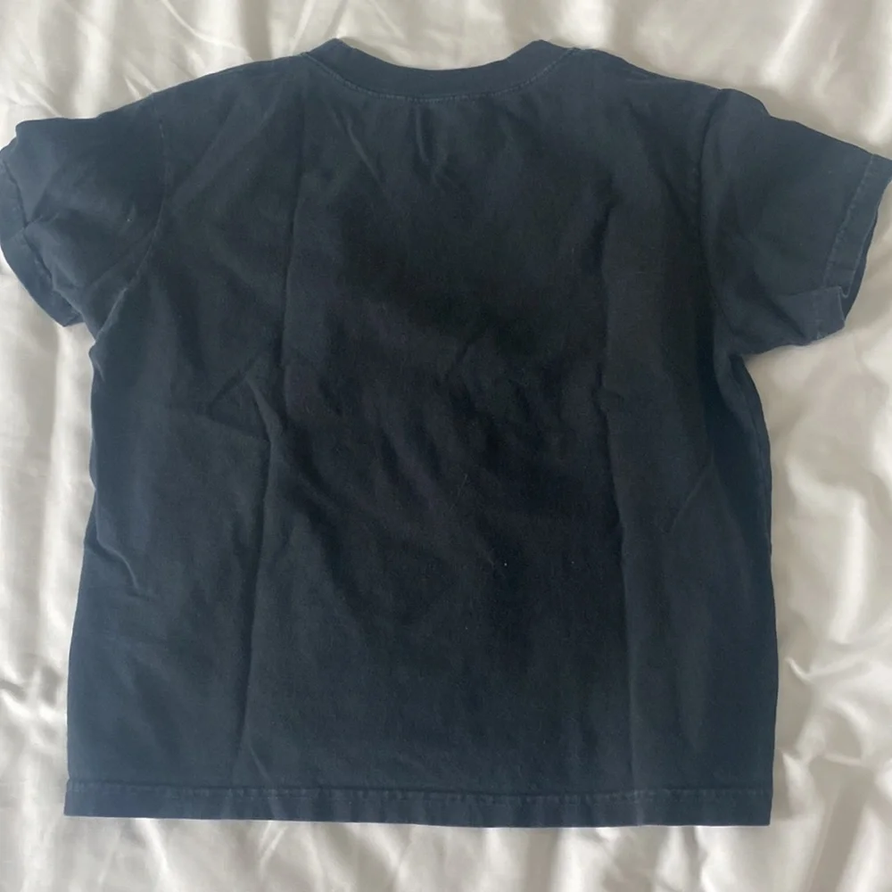 brandy melville graphic t-shirt - Picture 2 of 3